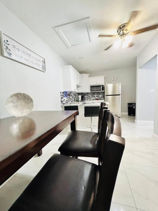 Grey Novo Studio + Free-Parking&Wifi Tampa Bagian luar foto